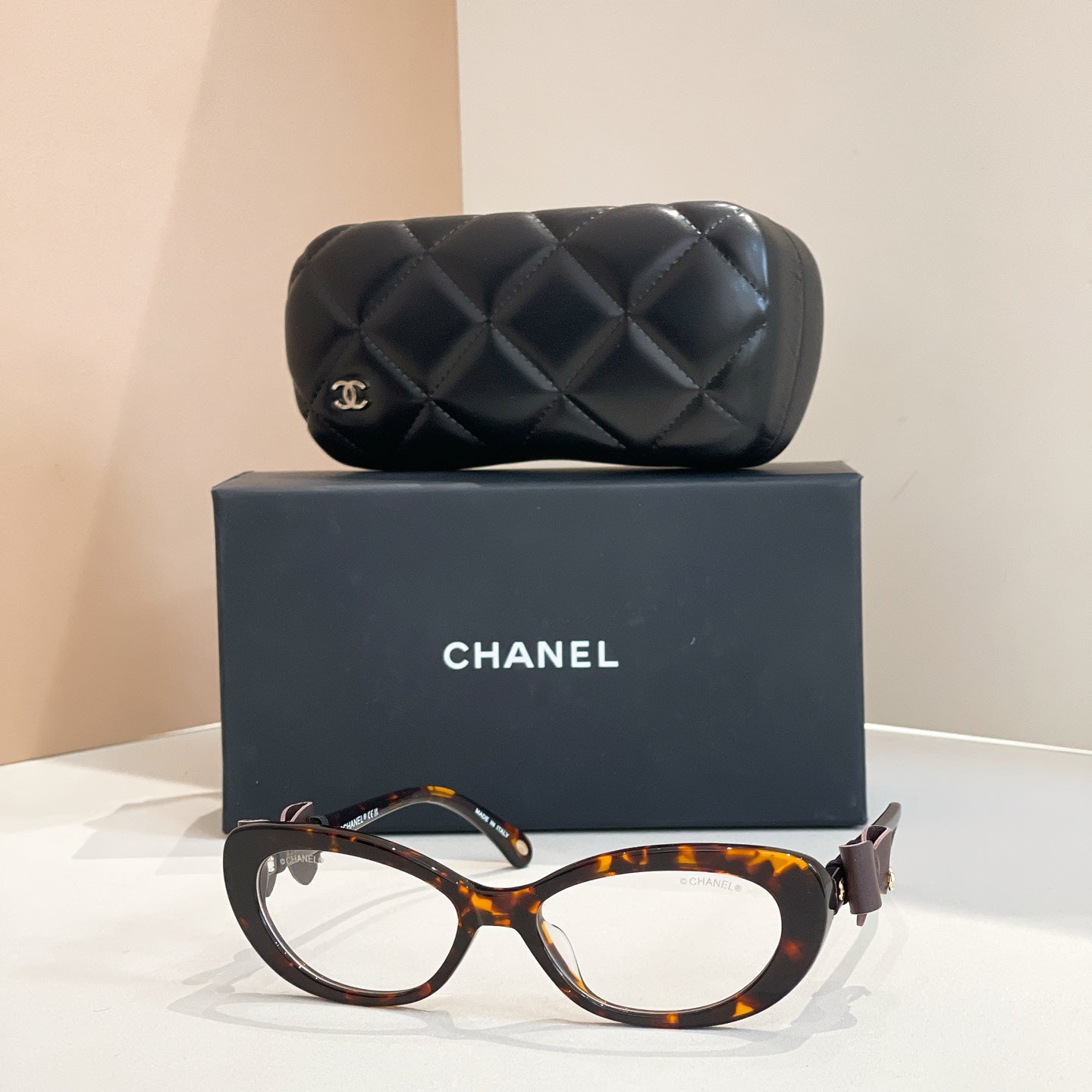 Flat sunglasses