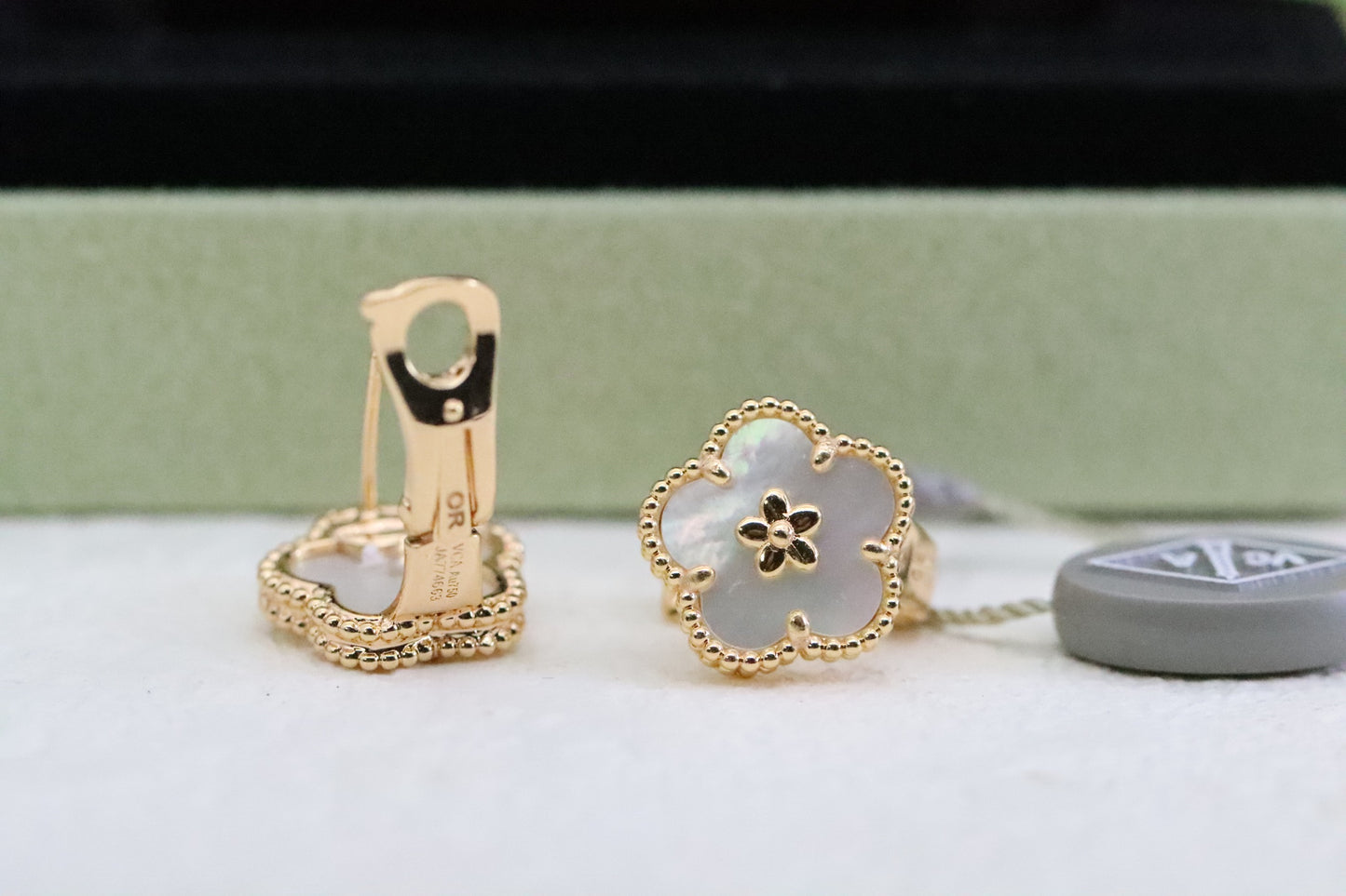 Rose gold and white mother-of-pearl flower earrings
