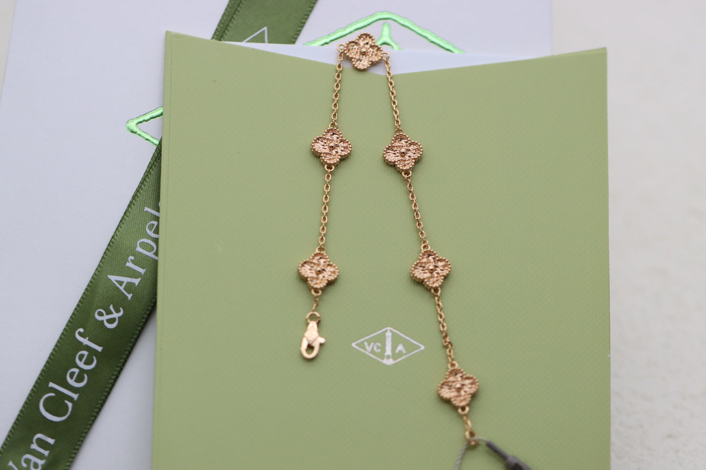 Your Lava Four-Leaf Clover Small Six Flower Bracelet