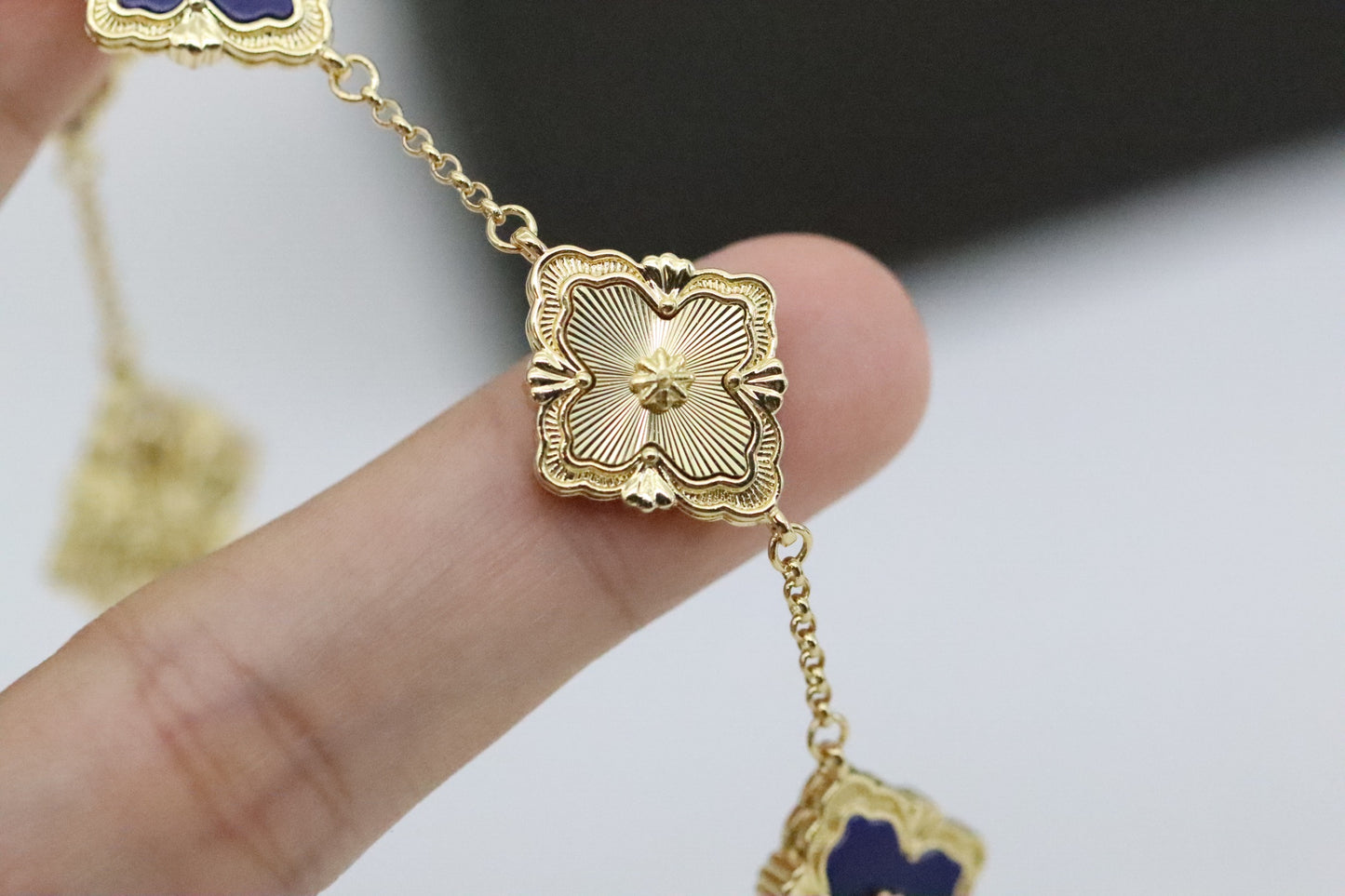 Full diamond laser four-leaf clover bracelet