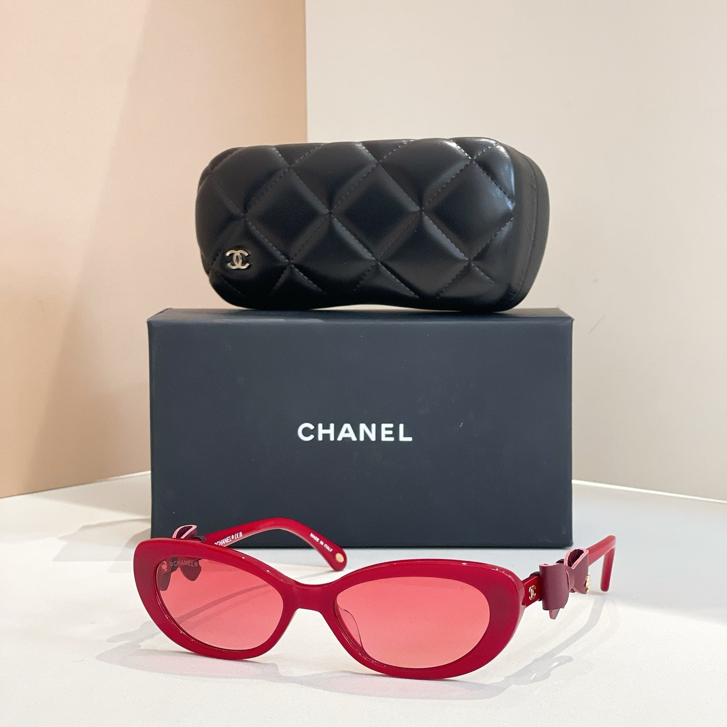 Flat sunglasses