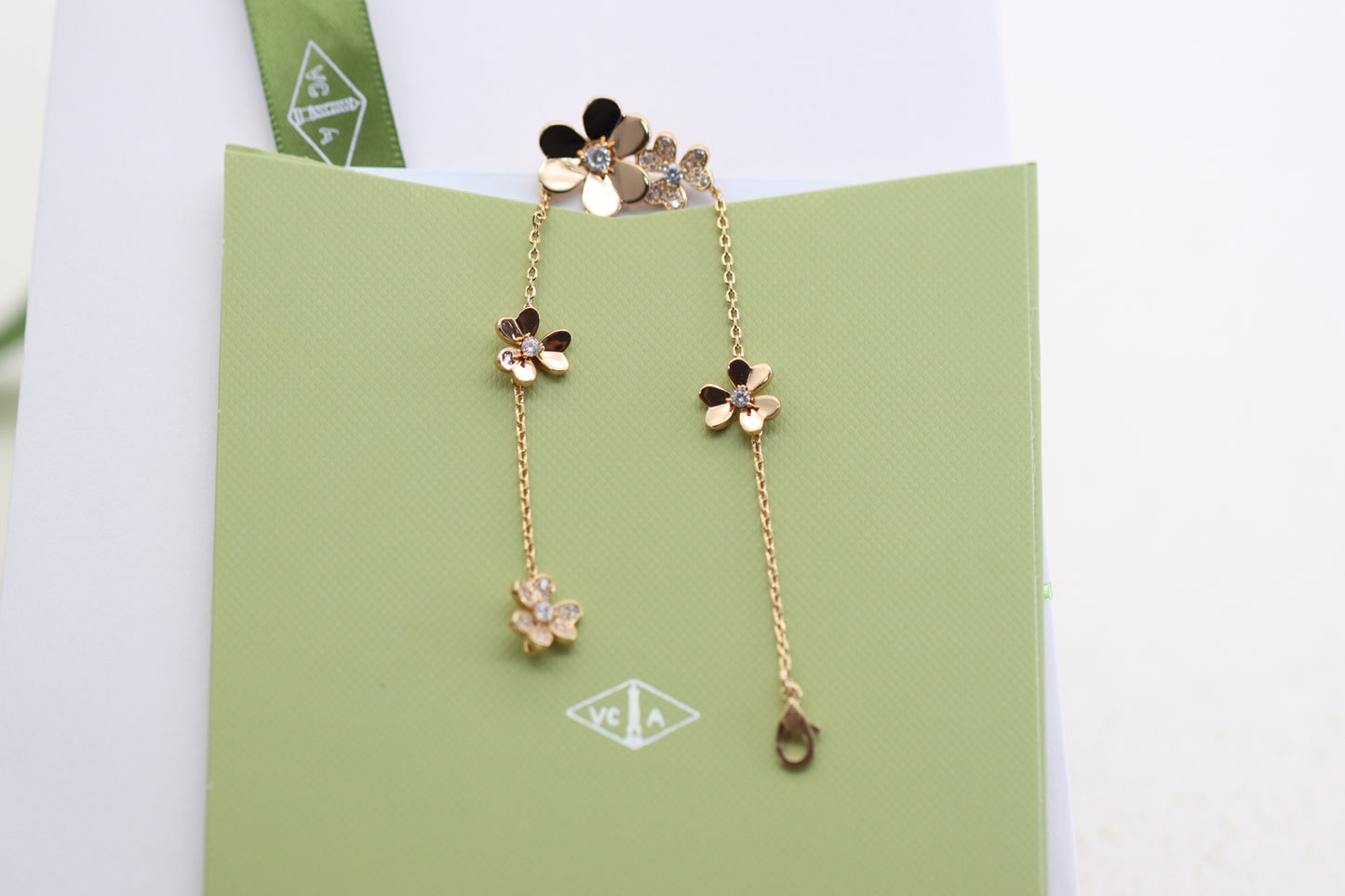Rose gold three-flower four-leaf clover bracelet