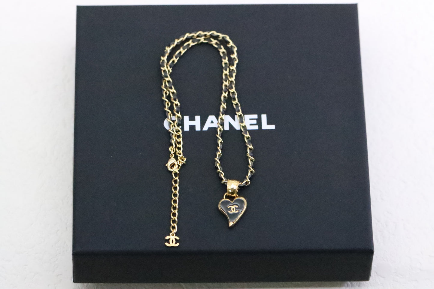 Gold Braided Double C Black Heart Clavicle Necklace