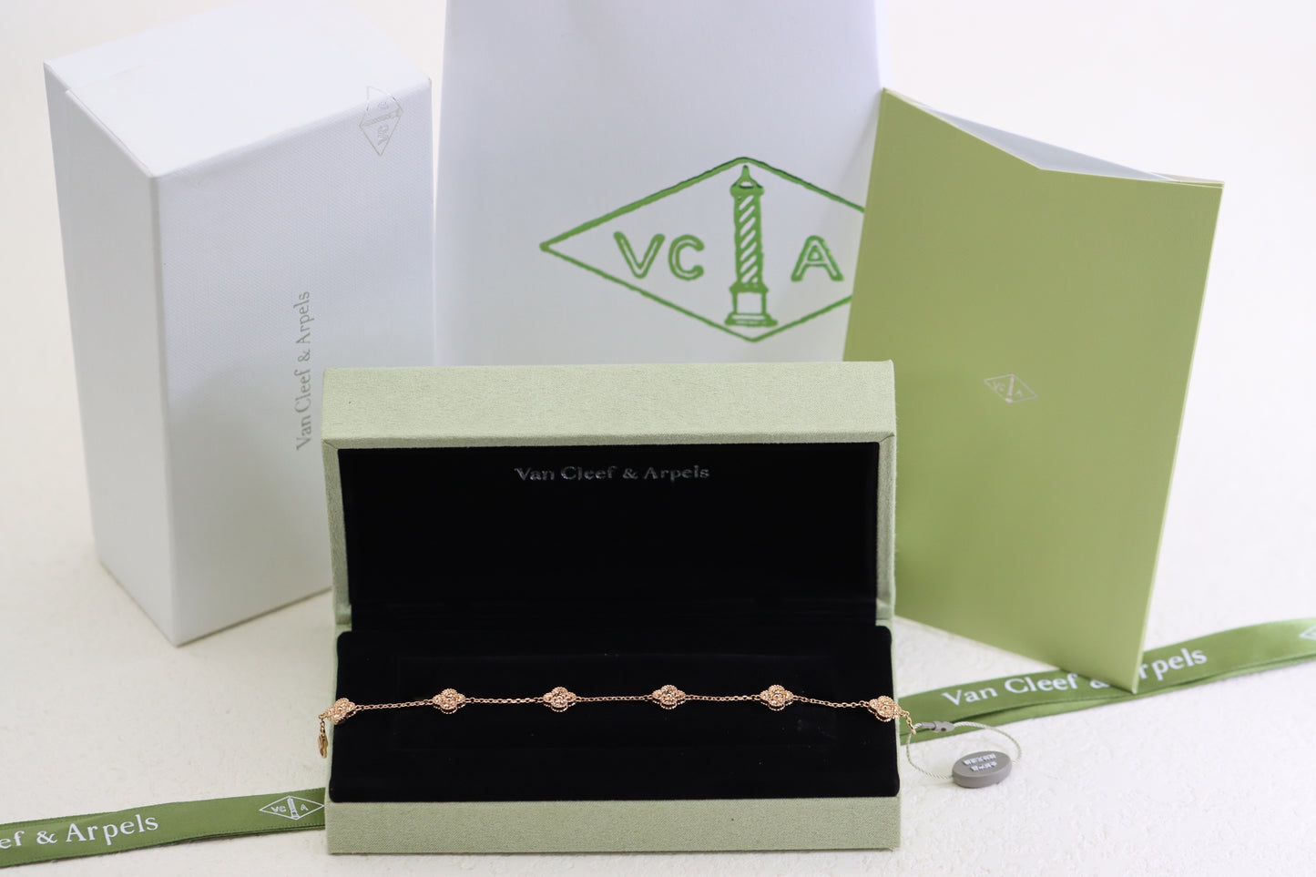 Your Lava Four-Leaf Clover Small Six Flower Bracelet