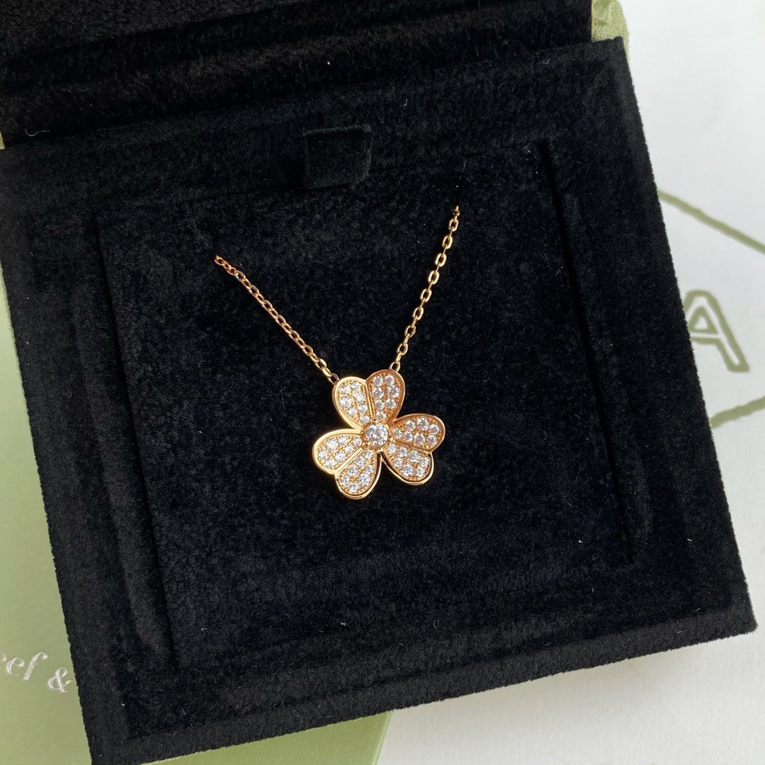 Clover Full Diamond Necklace