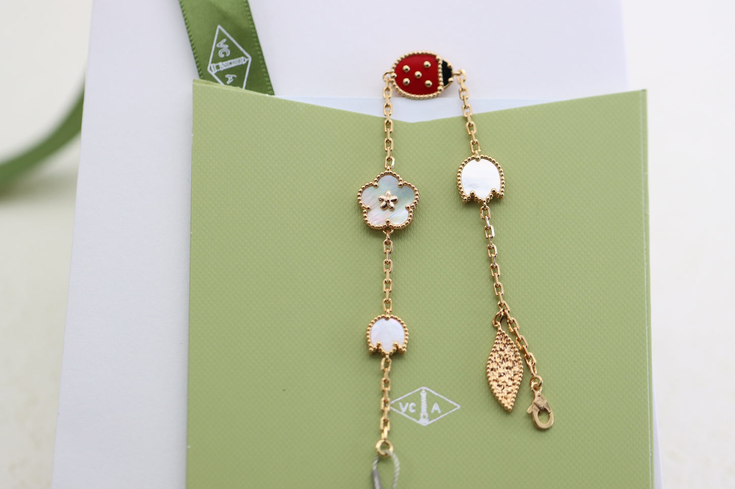 Rose gold ladybug and flower four-leaf clover five-flower bracelet