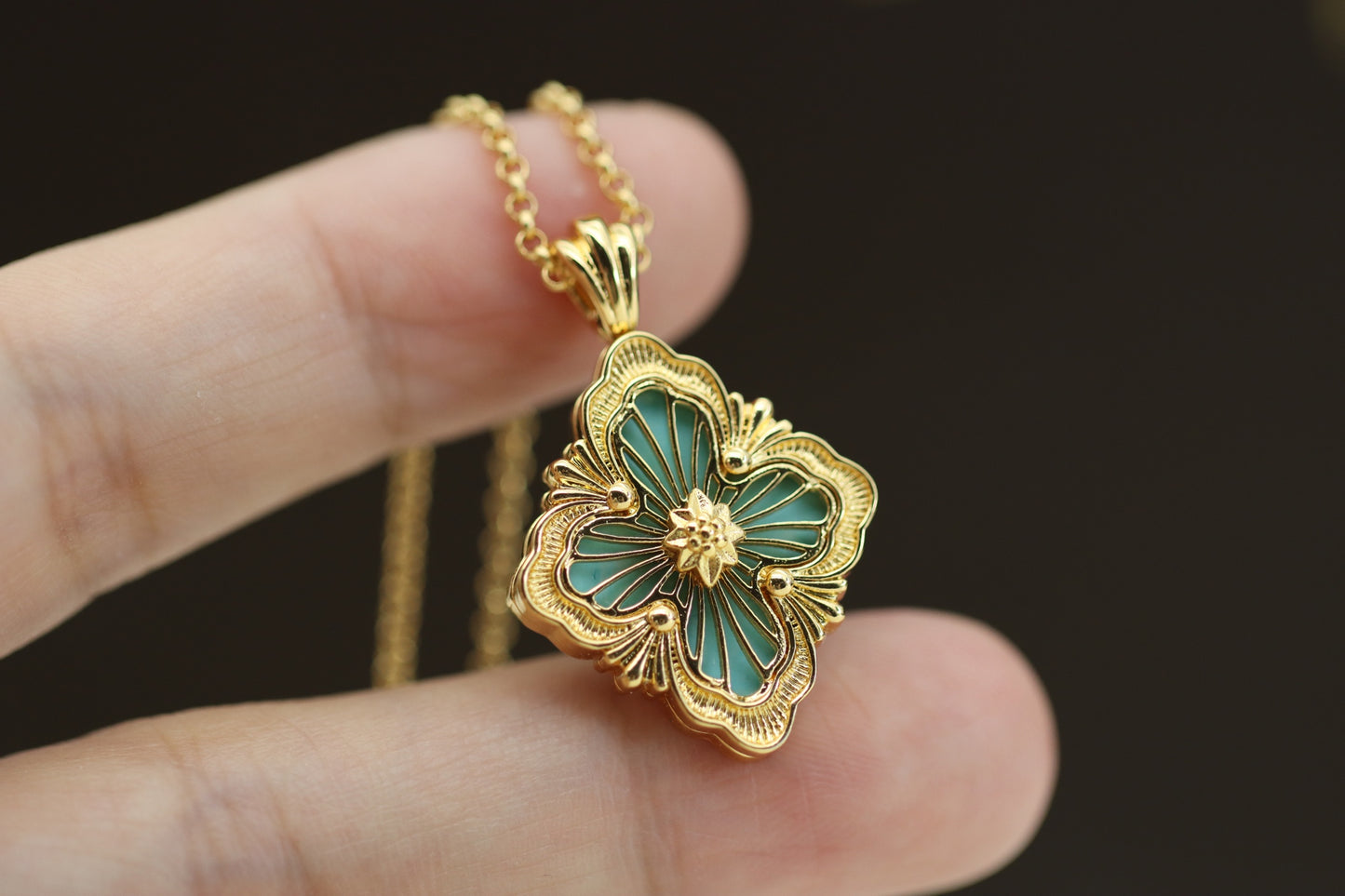 Full diamond green four-leaf clover double-sided clavicle necklace