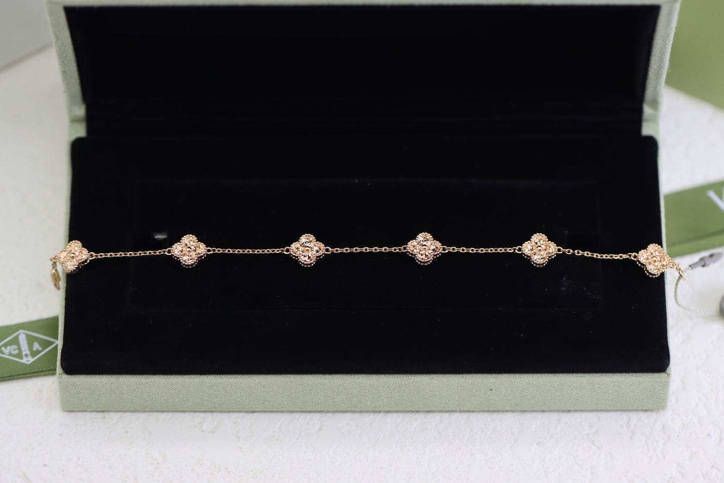 Your Lava Four-Leaf Clover Small Six Flower Bracelet