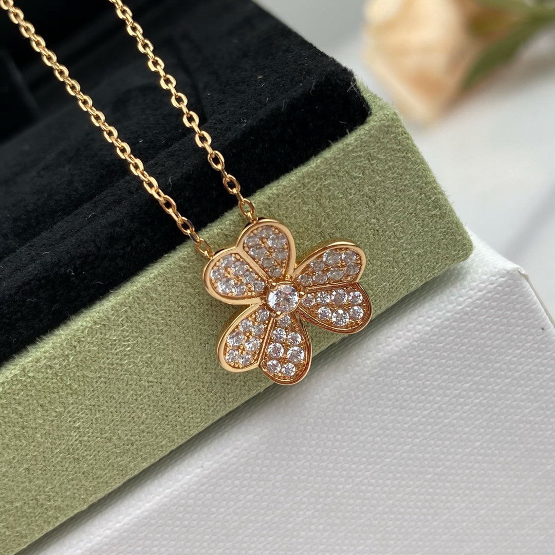 Clover Full Diamond Necklace