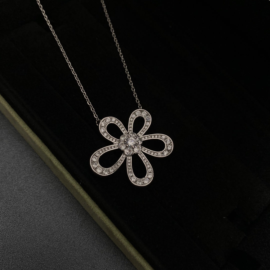 Flowerlace Pendant Cutout Necklace