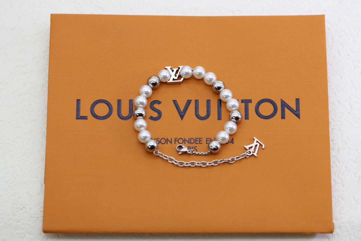 White Pearl Floral Bracelet