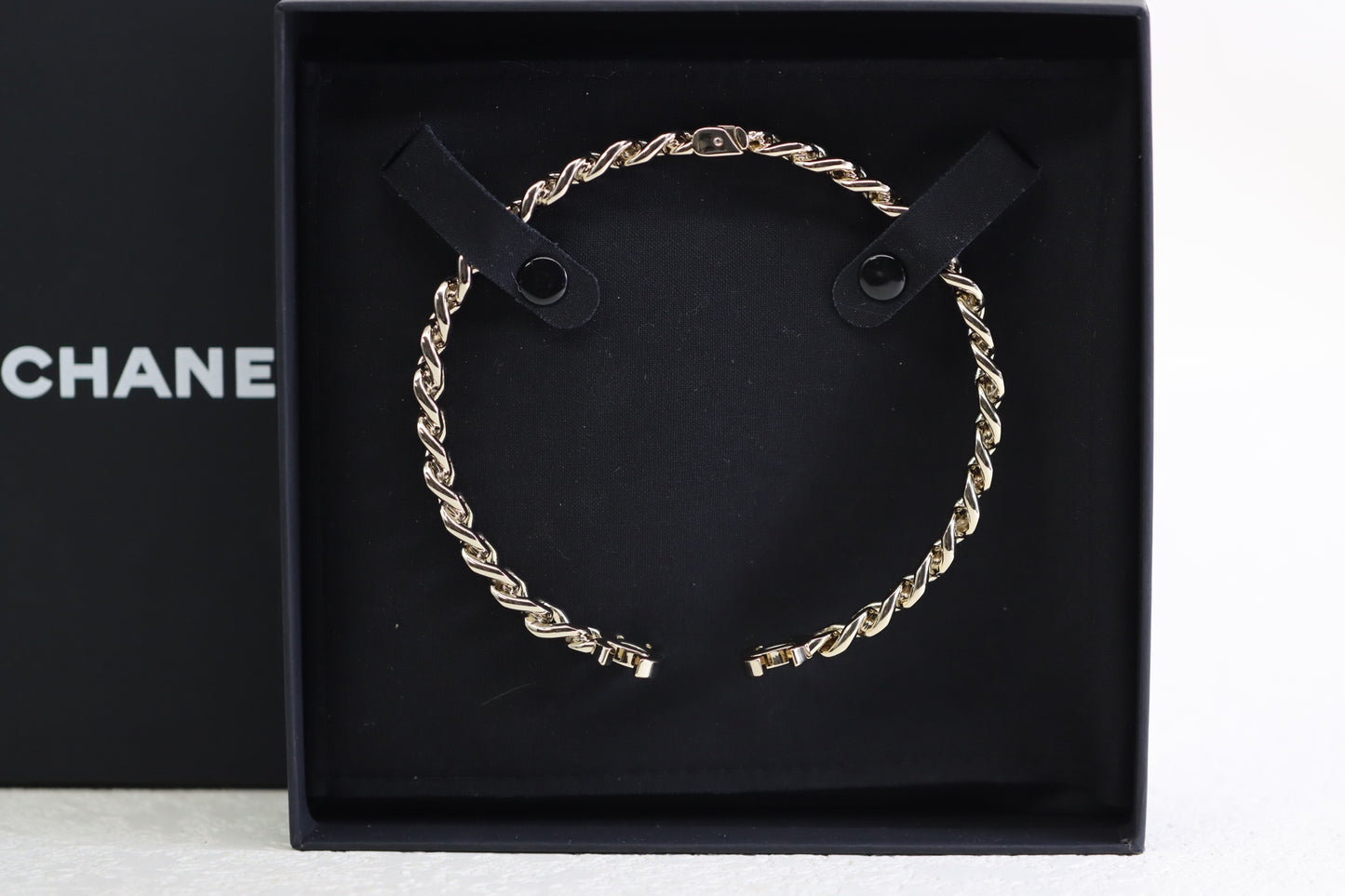 Light gold double C braided chocker necklace