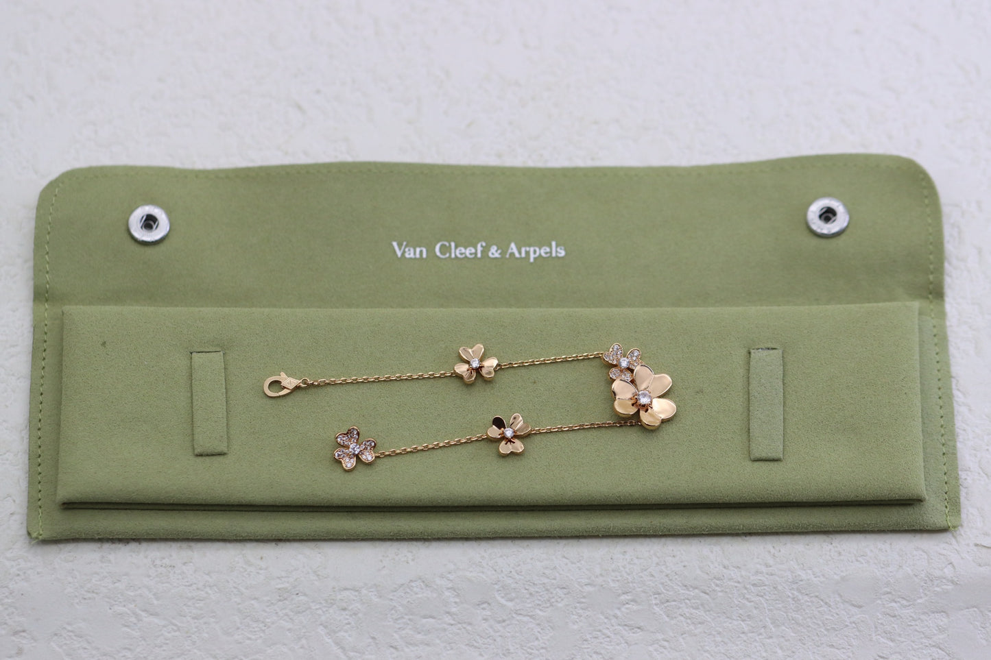Rose gold three-flower four-leaf clover bracelet
