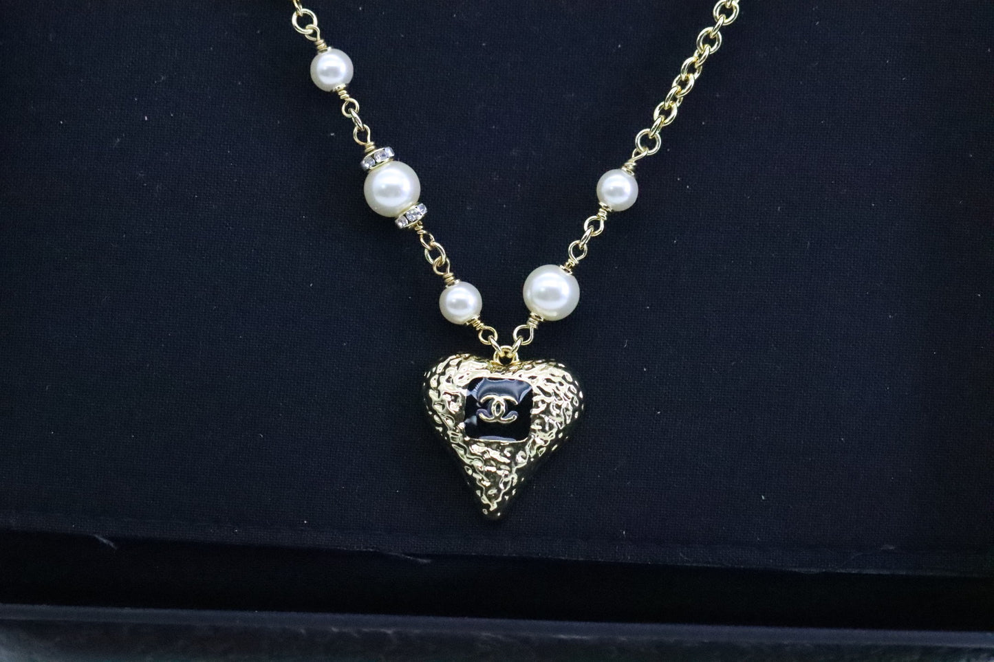 Lava Heart Double C Clavicle Necklace