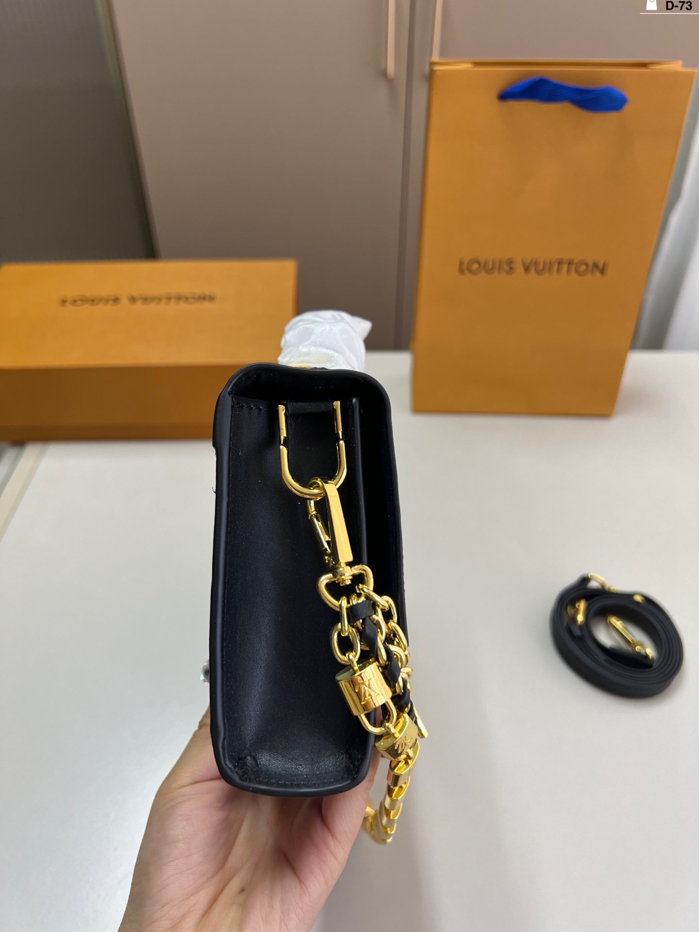 The ultimate versatile handbag