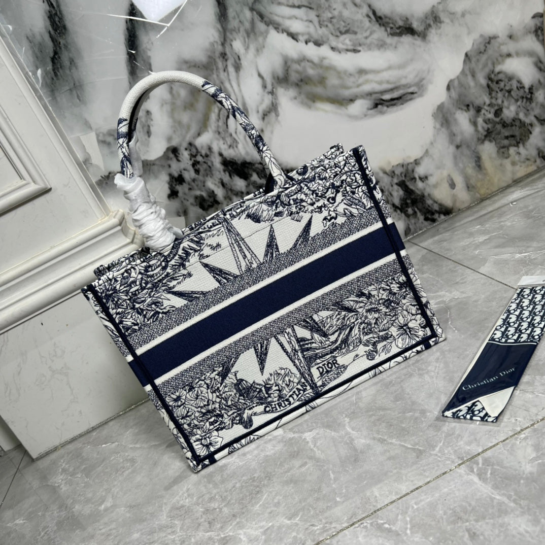 Blue embroidered tote bag