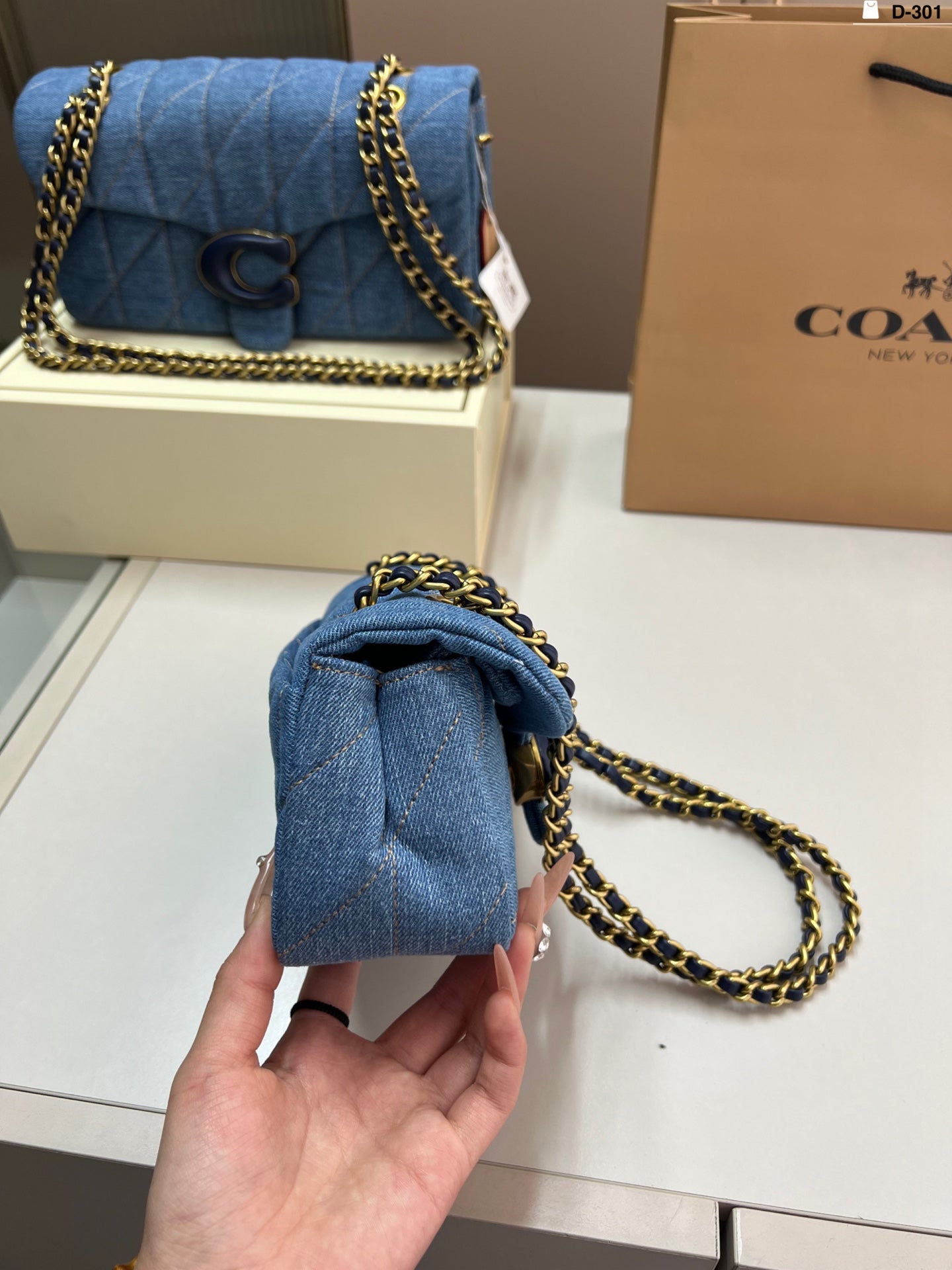 The face value is in charge, whoever carries it will look good