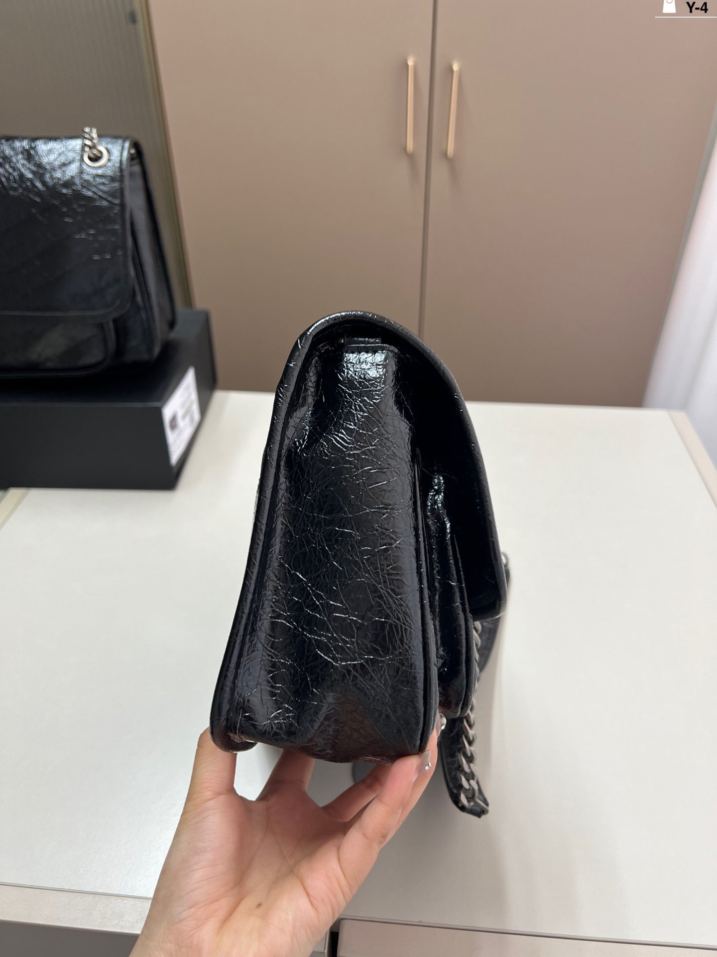 I can't refuse this super stylish messenger bag