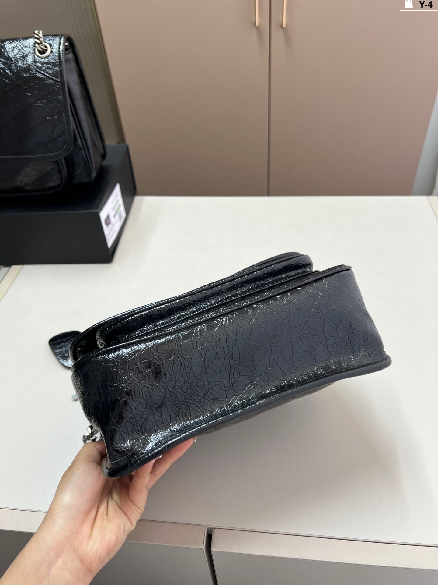 I can't refuse this super stylish messenger bag