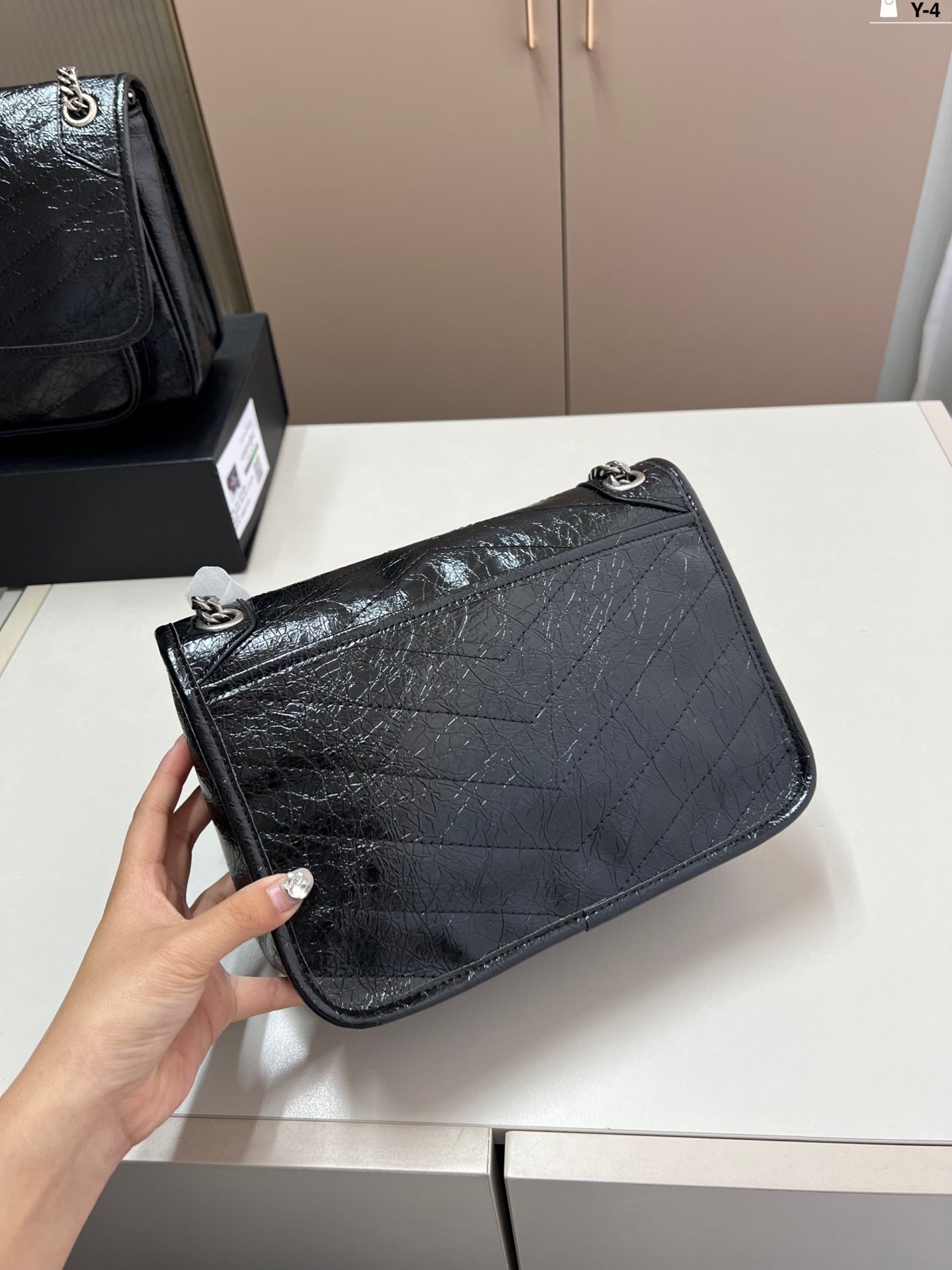 I can't refuse this super stylish messenger bag