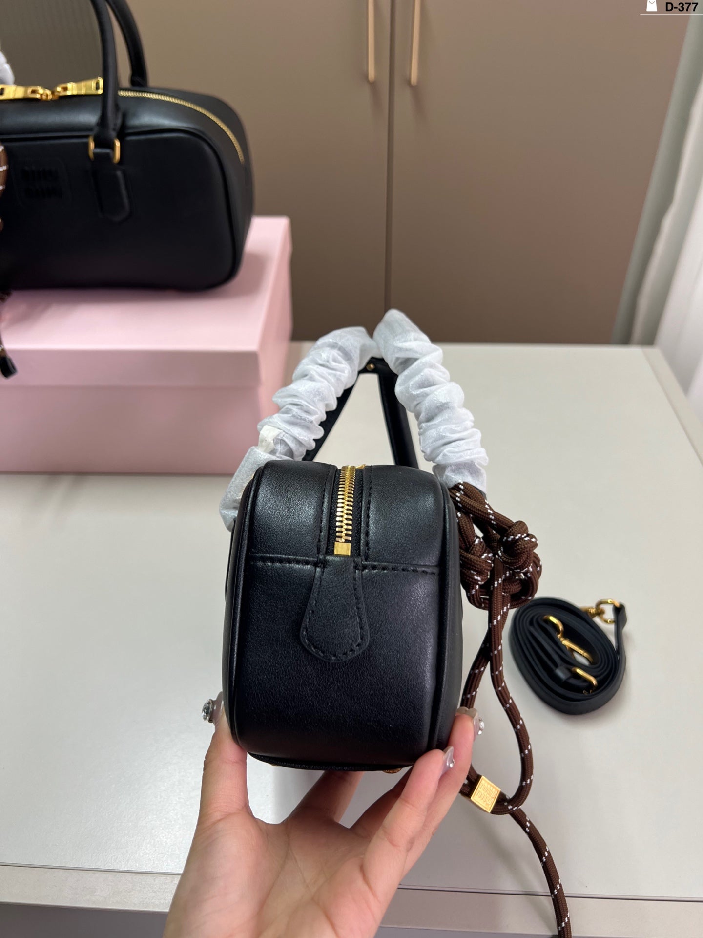 Can be carried by hand or crossbody
