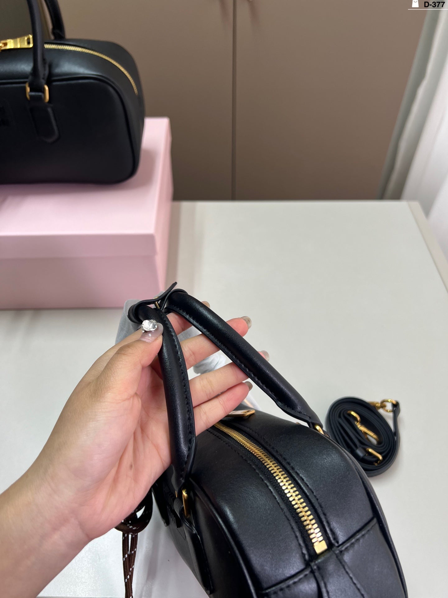 Can be carried by hand or crossbody