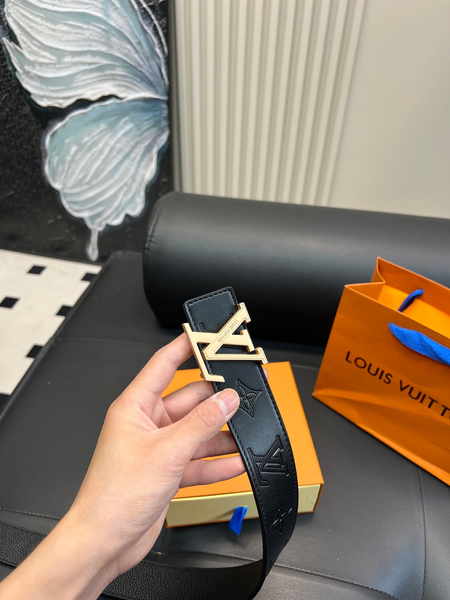 New cowhide belt with patterned logo 1