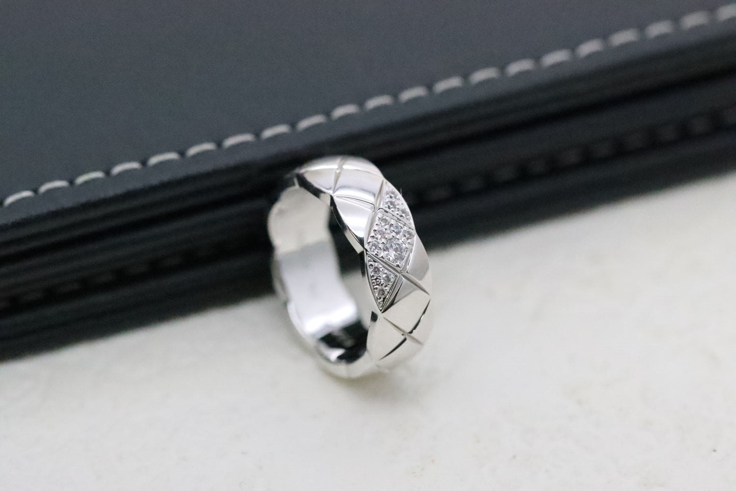 Silver Twill Diamond Ring