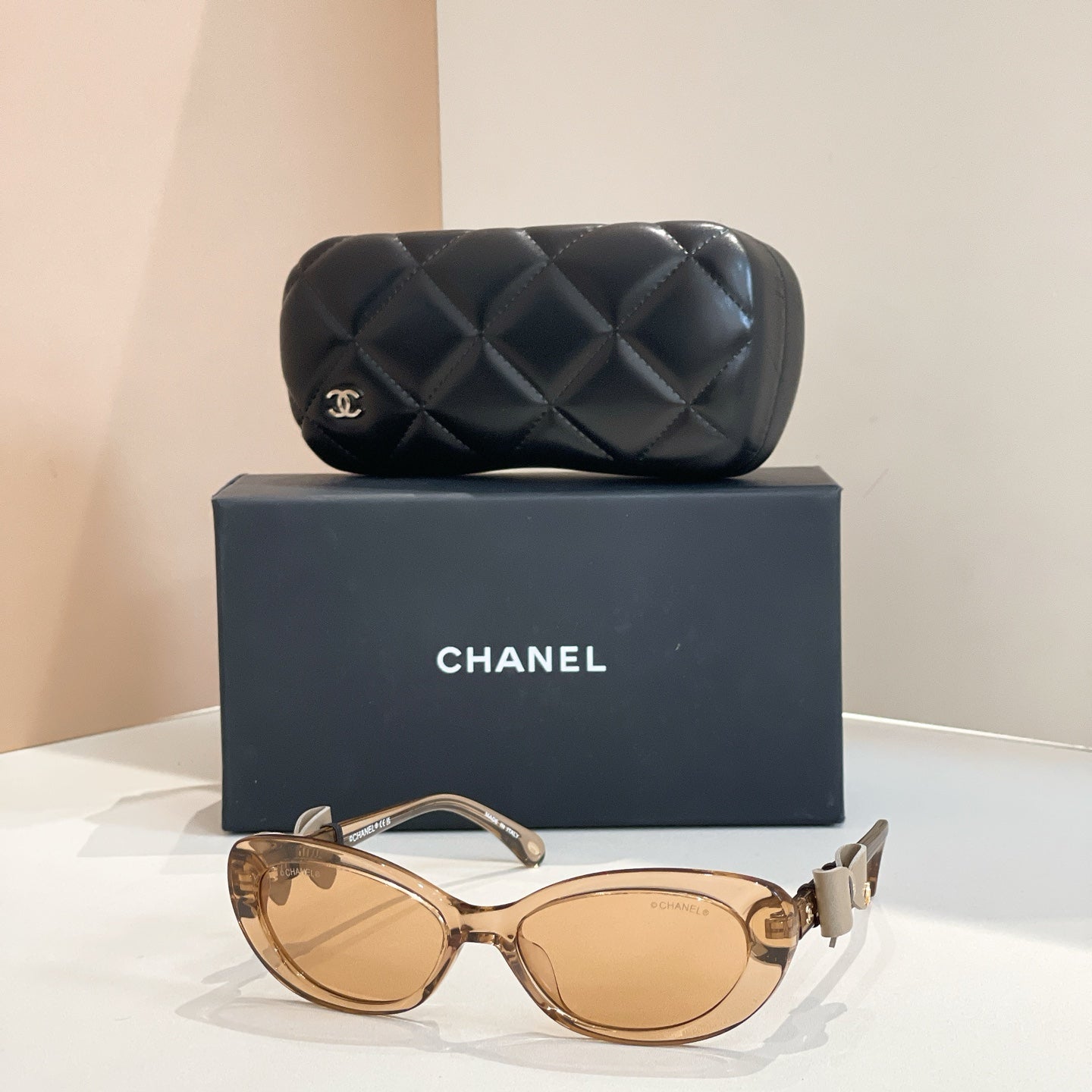 Flat sunglasses