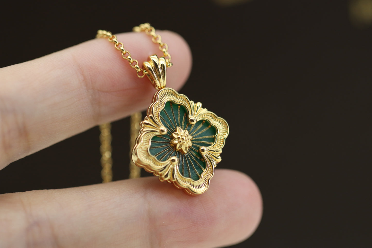 Full diamond green four-leaf clover double-sided clavicle necklace