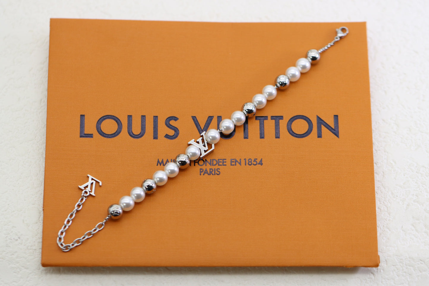 White Pearl Floral Bracelet