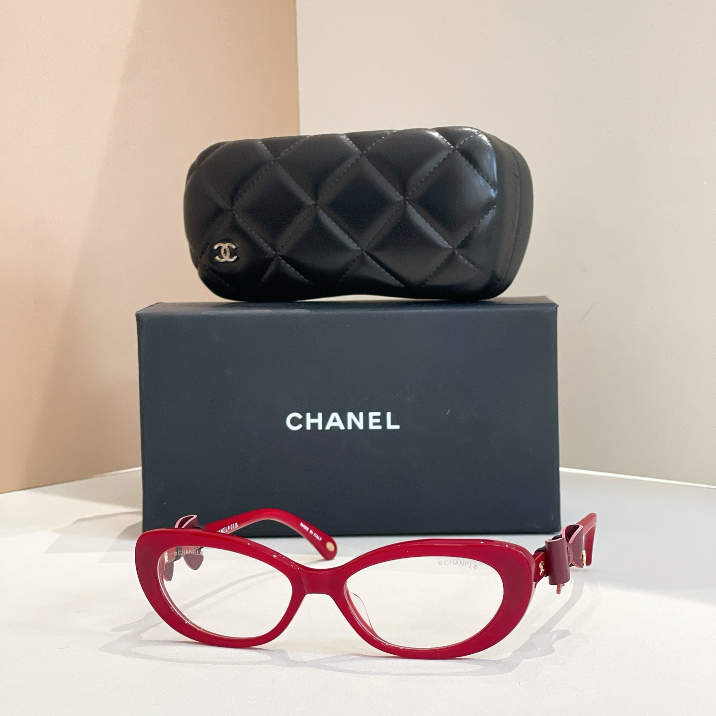 Flat sunglasses