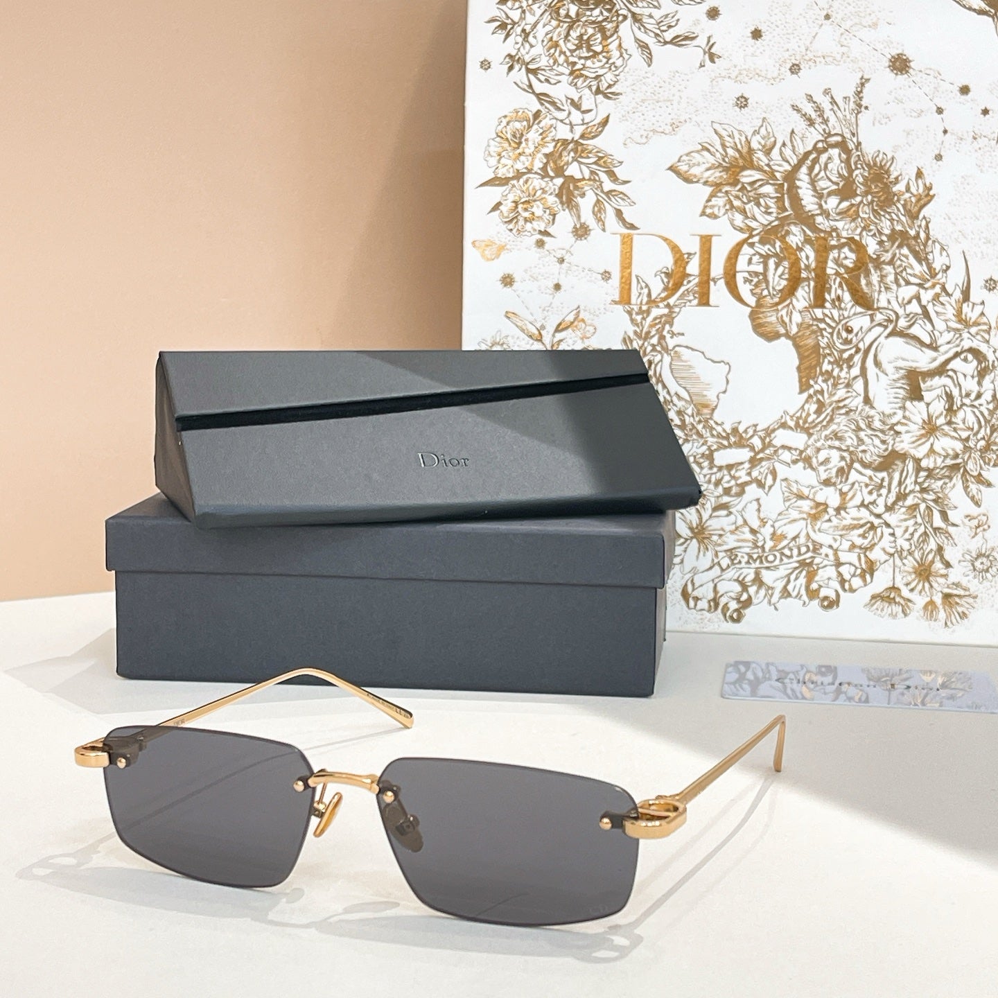 Metal frameless sunglasses