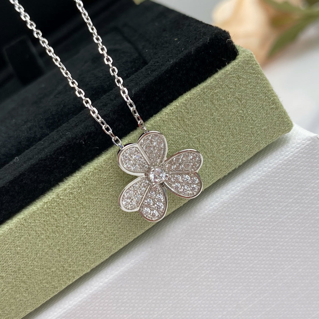 Clover Full Diamond Necklace