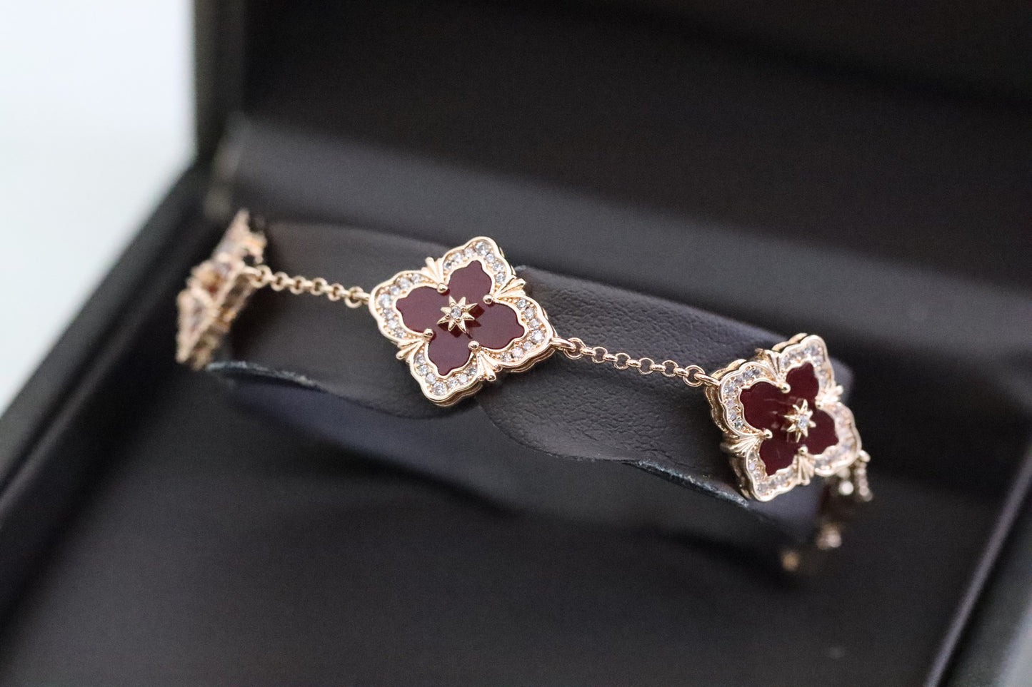 Full diamond laser four-leaf clover bracelet
