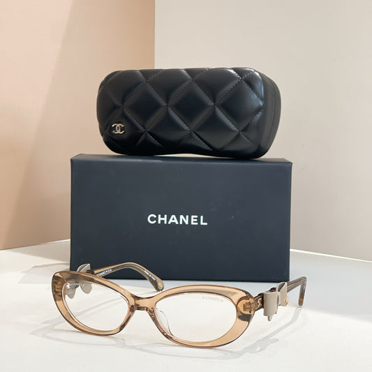 Flat sunglasses