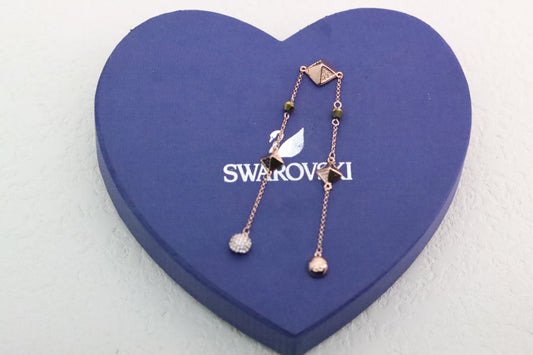 Rose Gold Pyramid Crystal Pearl Magnetic Bracelet