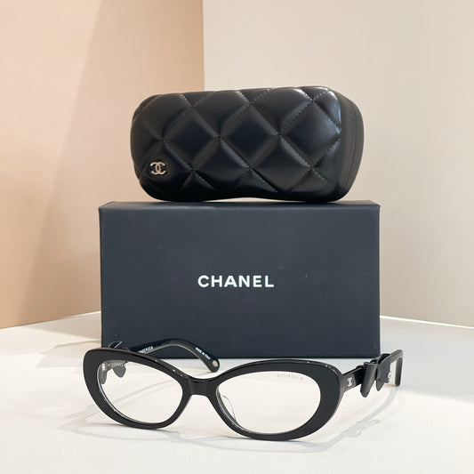 Flat sunglasses