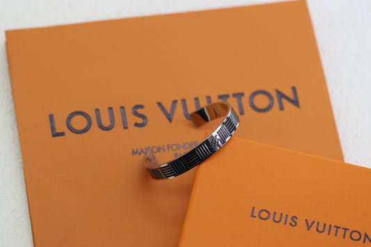 Enamel checkered open bracelet