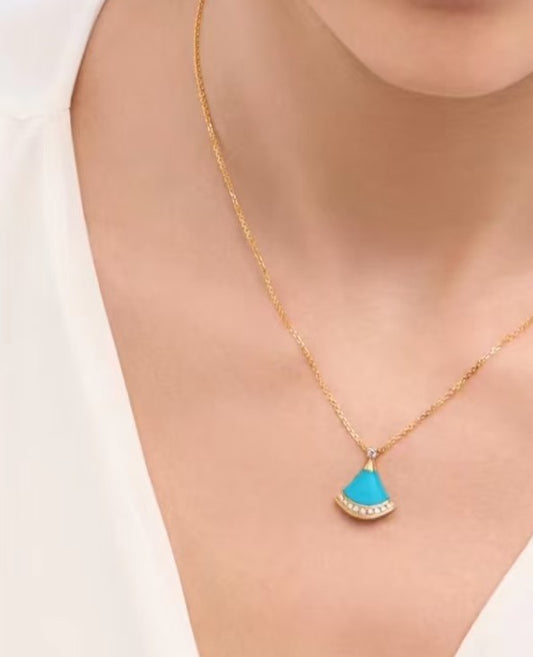 Red agate mini skirt clavicle necklace