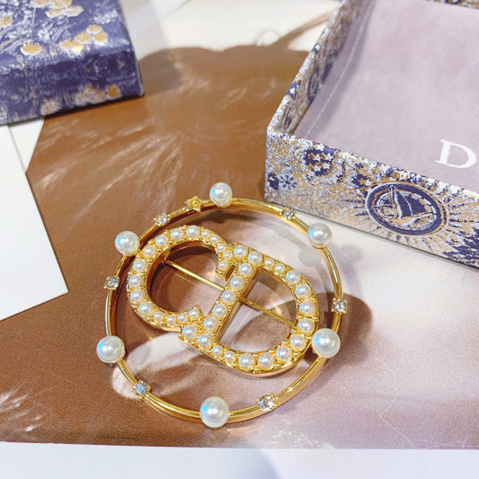Star Pearl Brooch