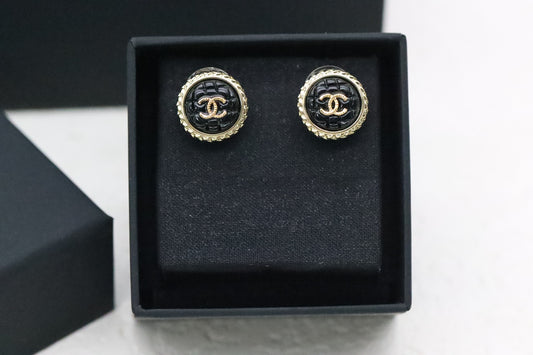 Gold button double c earrings