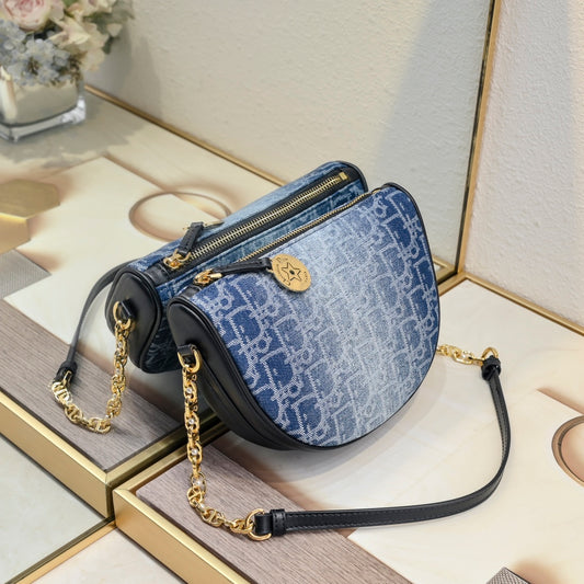 Elegant half-moon shape