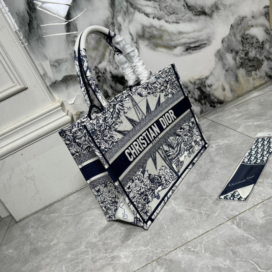 Blue embroidered tote bag