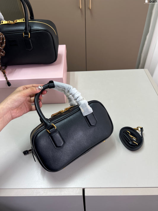 Can be carried by hand or crossbody