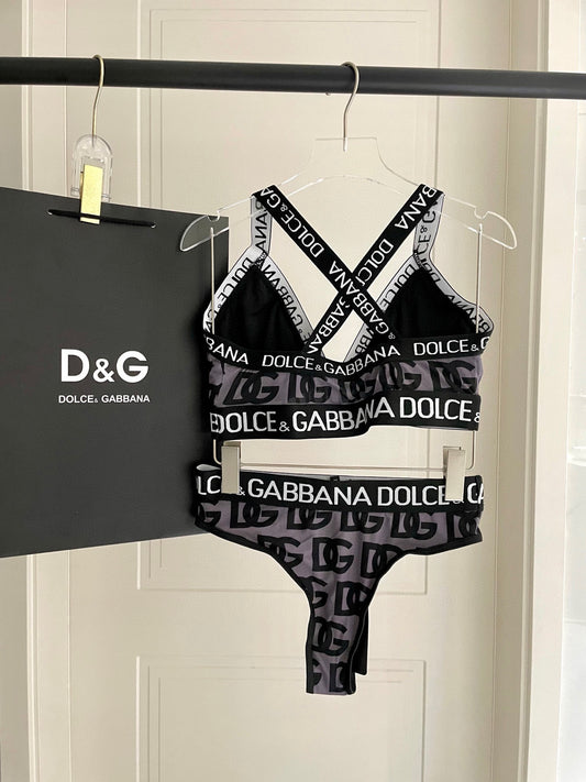 It is also possible to wear it inside