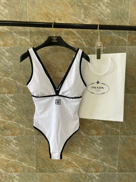 Quick-drying elastic swimsuit