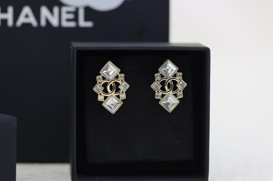 Palace-style square diamond diamond double C earrings