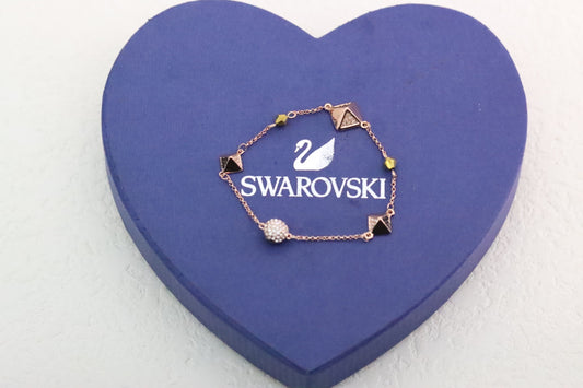 Rose Gold Pyramid Crystal Pearl Magnetic Bracelet