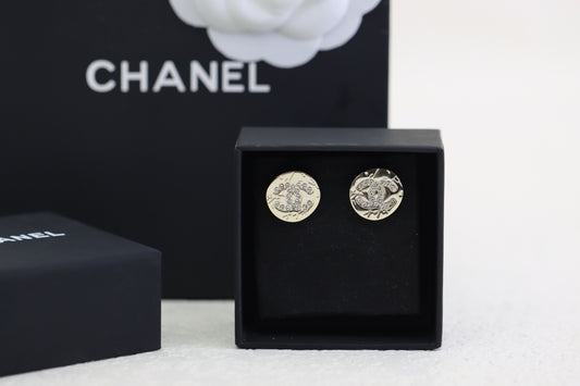 Round diamond double C earrings